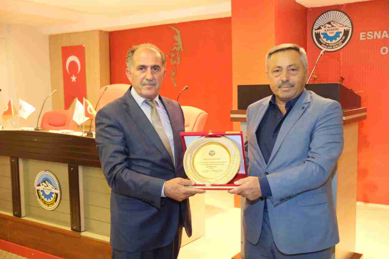 imgi_111_ahilik-haftasY-kutlamalarY-2023-oda-ahilerine-plaket-toreni_18