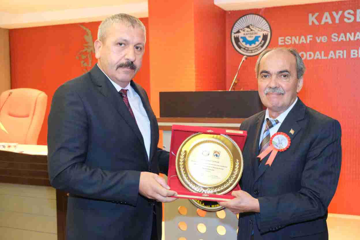 imgi_117_ahilik-haftasY-kutlamalarY-2023-oda-ahilerine-plaket-toreni_24