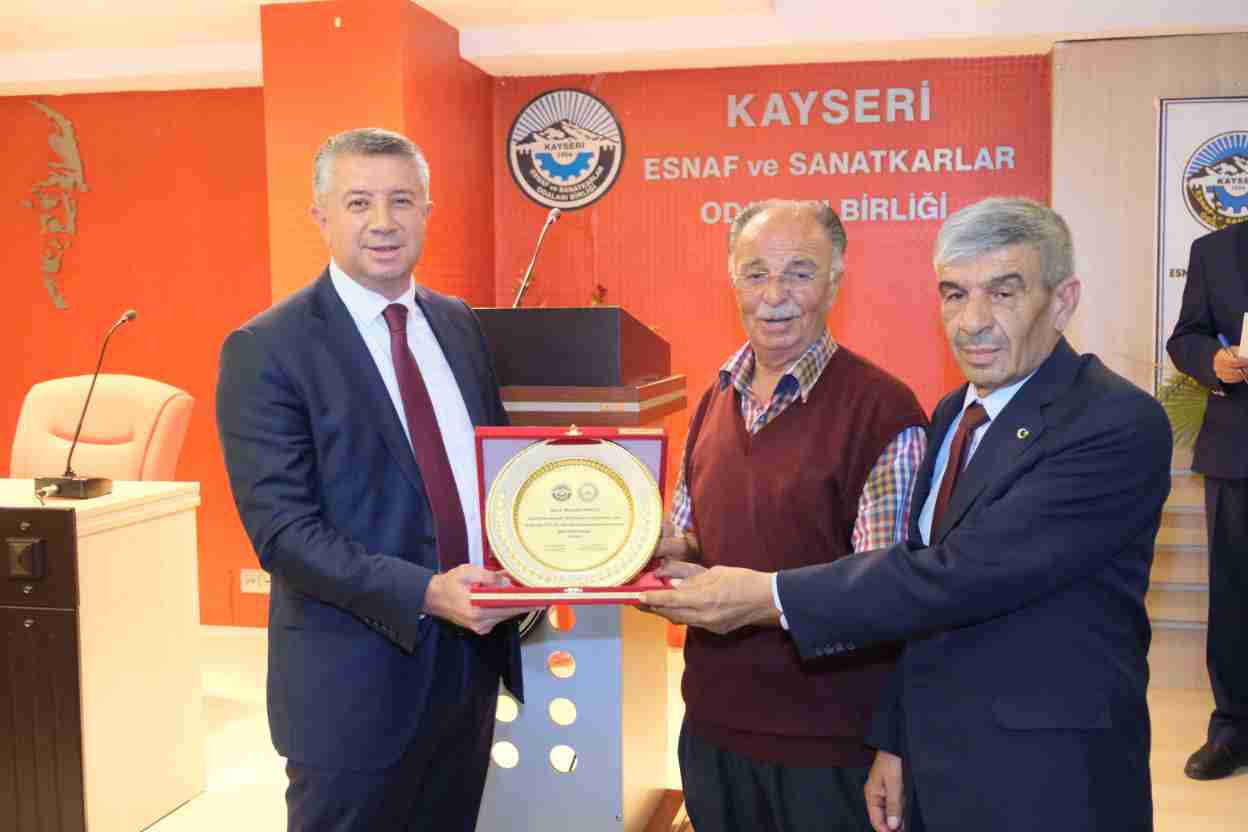 imgi_126_ahilik-haftasY-kutlamalarY-2023-oda-ahilerine-plaket-toreni_33