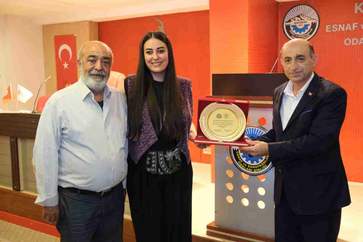 imgi_134_ahilik-haftasY-kutlamalarY-2023-oda-ahilerine-plaket-toreni_41