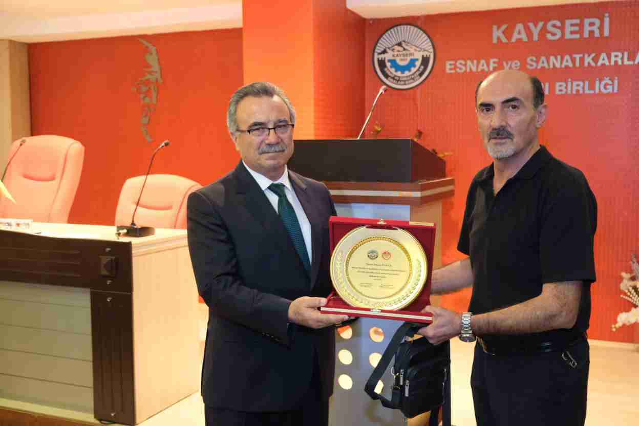 imgi_135_ahilik-haftasY-kutlamalarY-2023-oda-ahilerine-plaket-toreni_42
